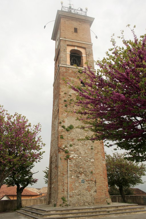 Montescudo - Torre civica.JPG